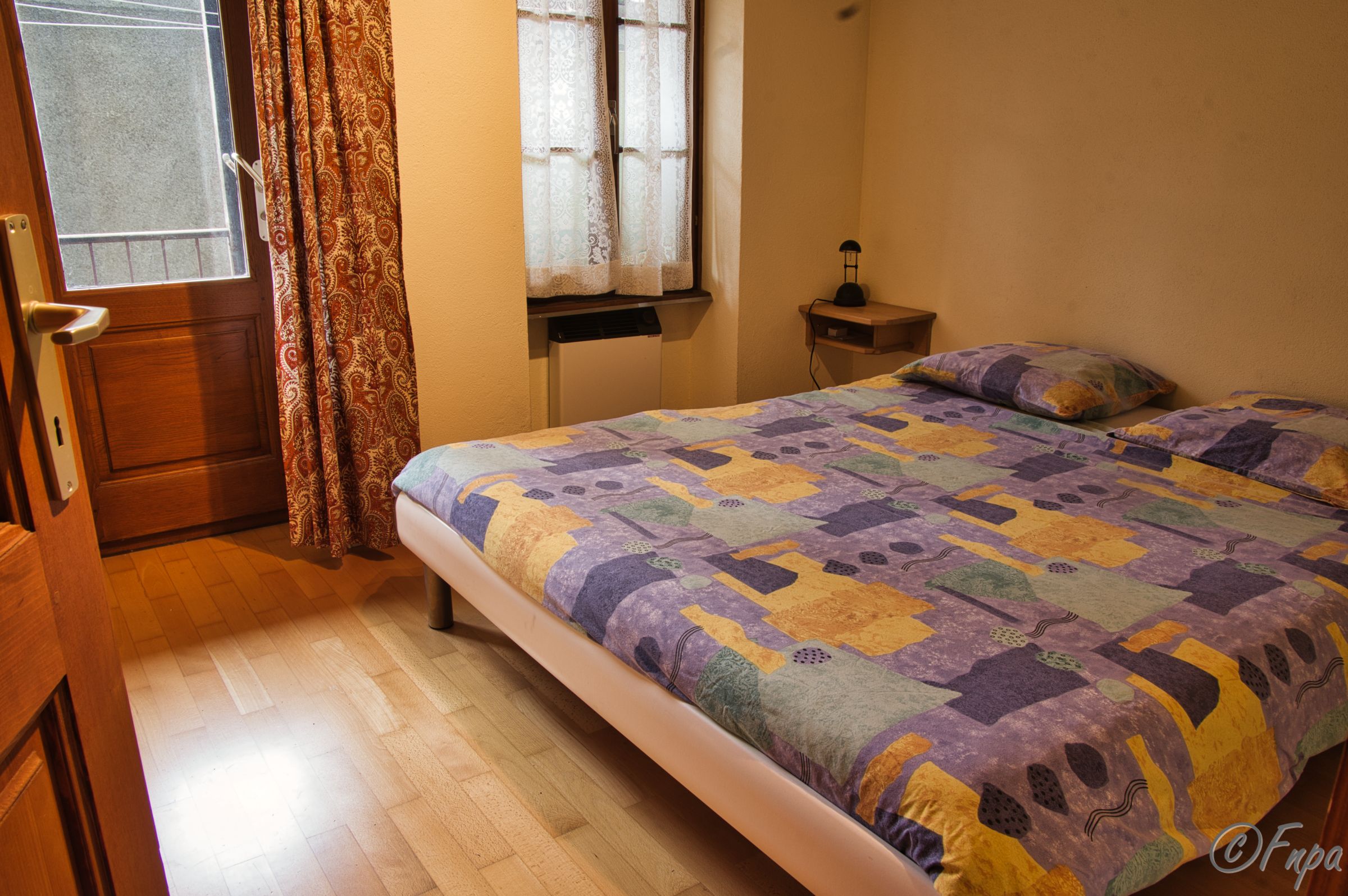 Chambre avec lit pour 2 personnes